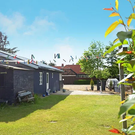 Two-bedroom Holiday In 21