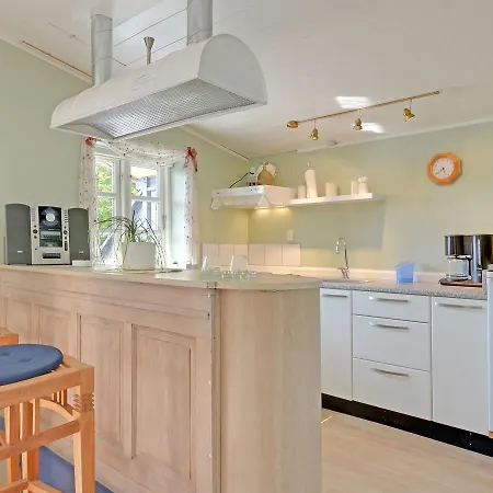 Two-bedroom Holiday In 21