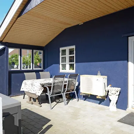 Two-bedroom Holiday In 21 דירה